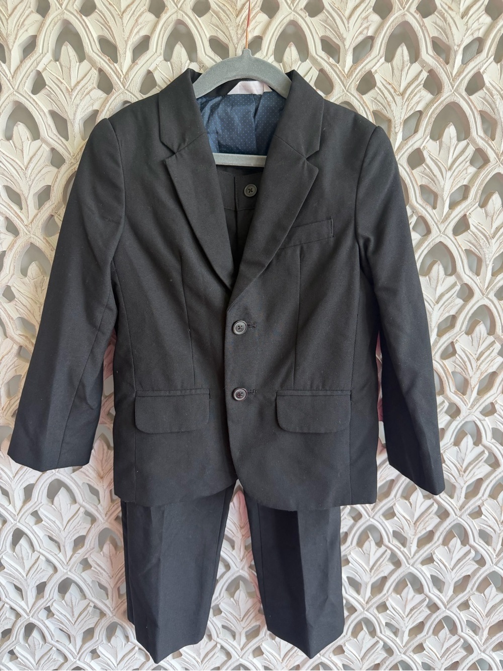 Cat & Jack Boys' Two-Piece Black Suit Jacket and Trousers, size 4
